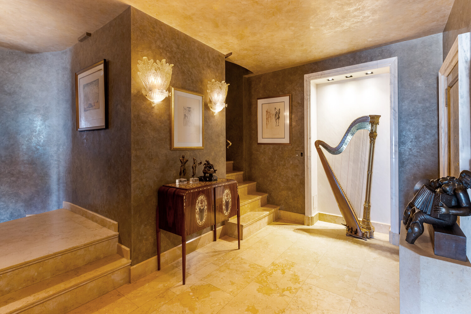 117 E 57TH Street 49D/51D