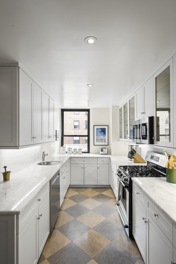 25 E 86TH Street 4B