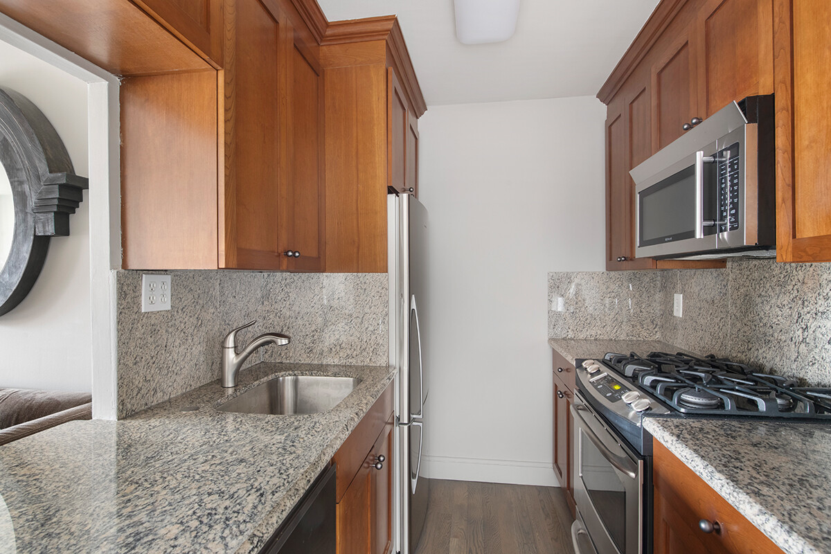 7 E 14TH Street 1416