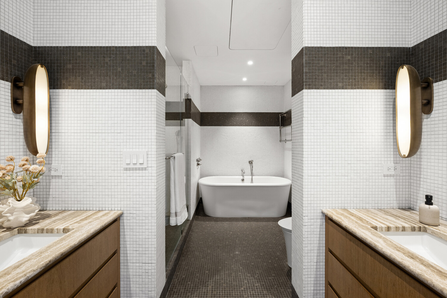 445 LAFAYETTE Street 12C