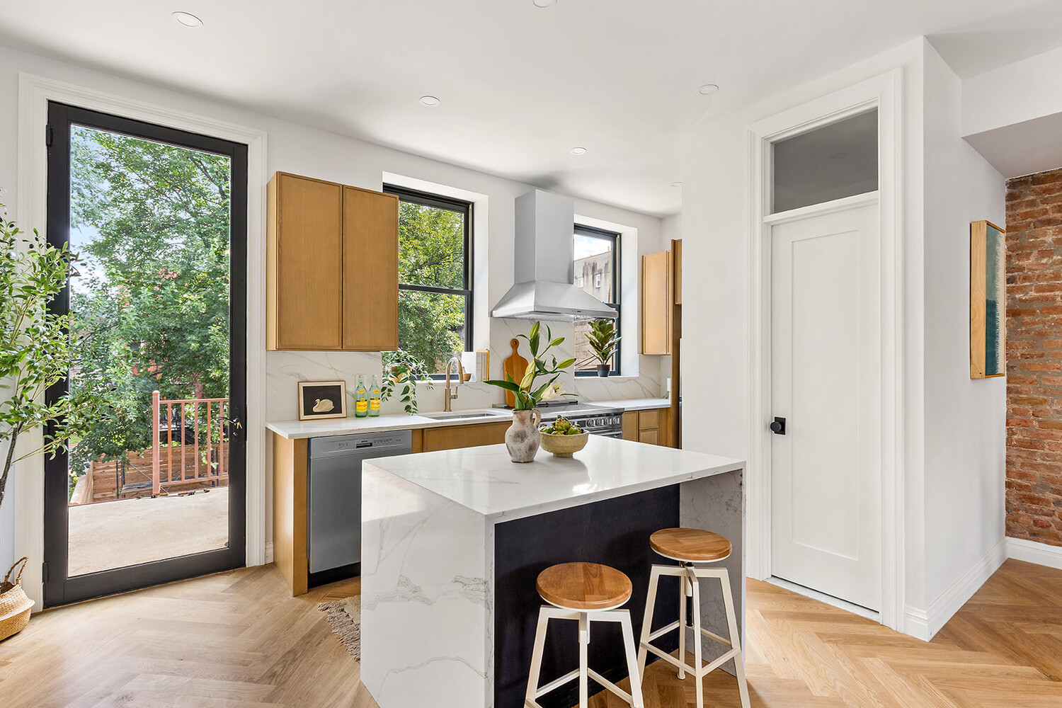 215 24TH Street
