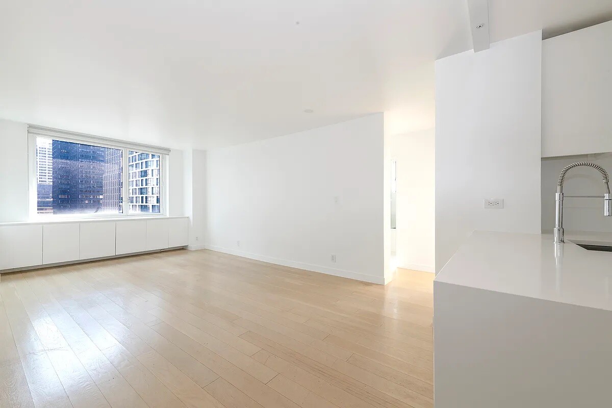 301 W 53RD Street 24K