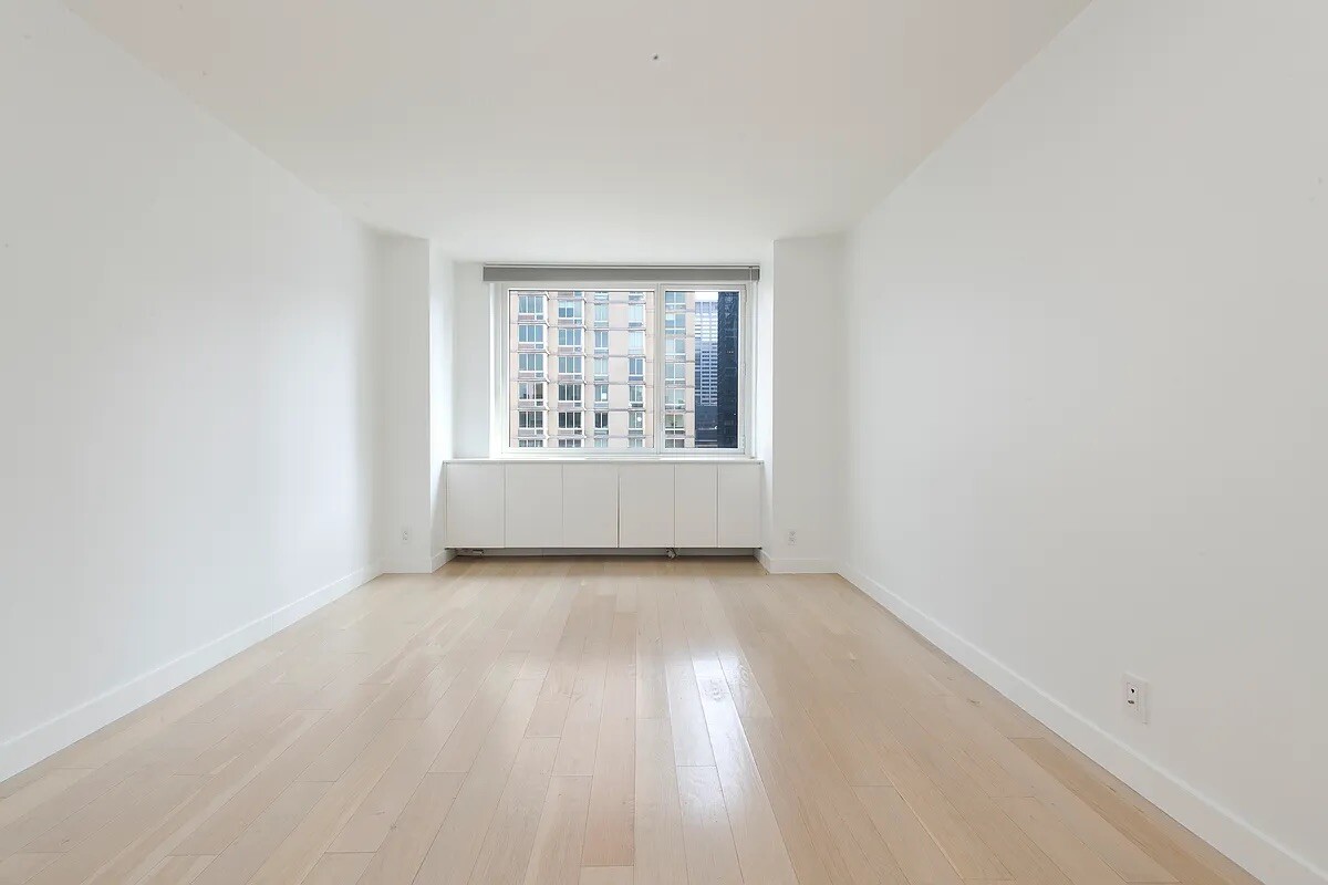301 W 53RD Street 24K