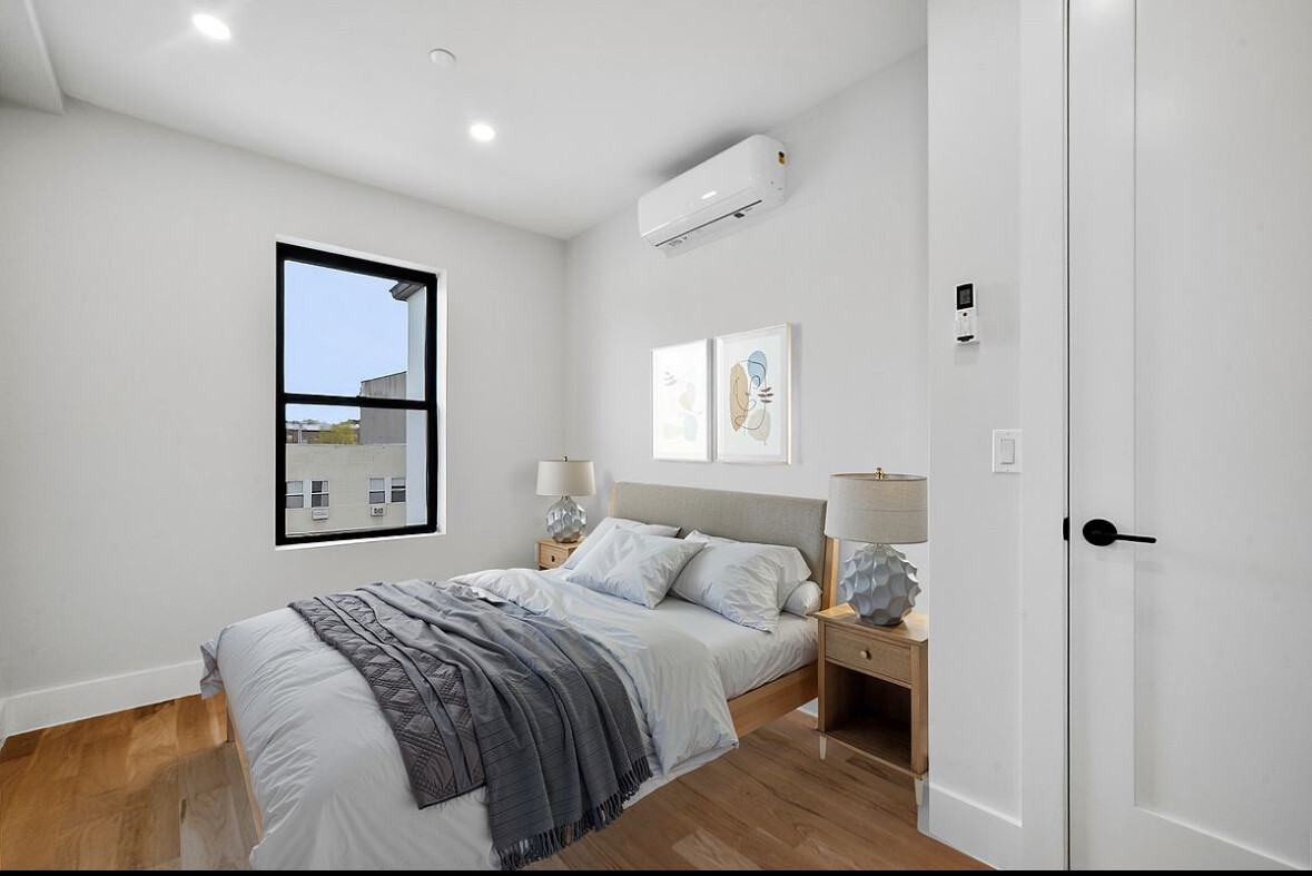 256 PUTNAM Avenue 4PH