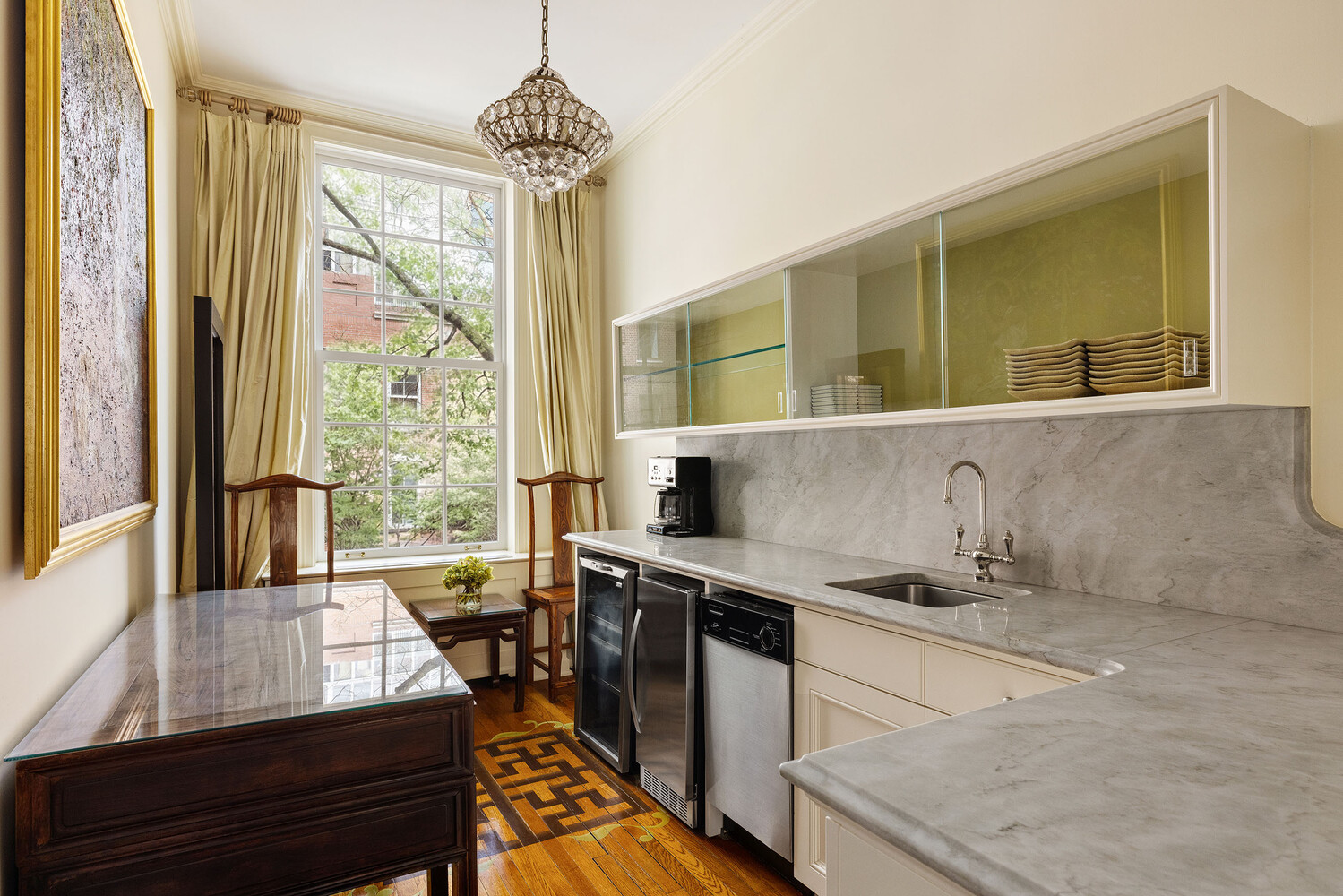 6 SUTTON Square