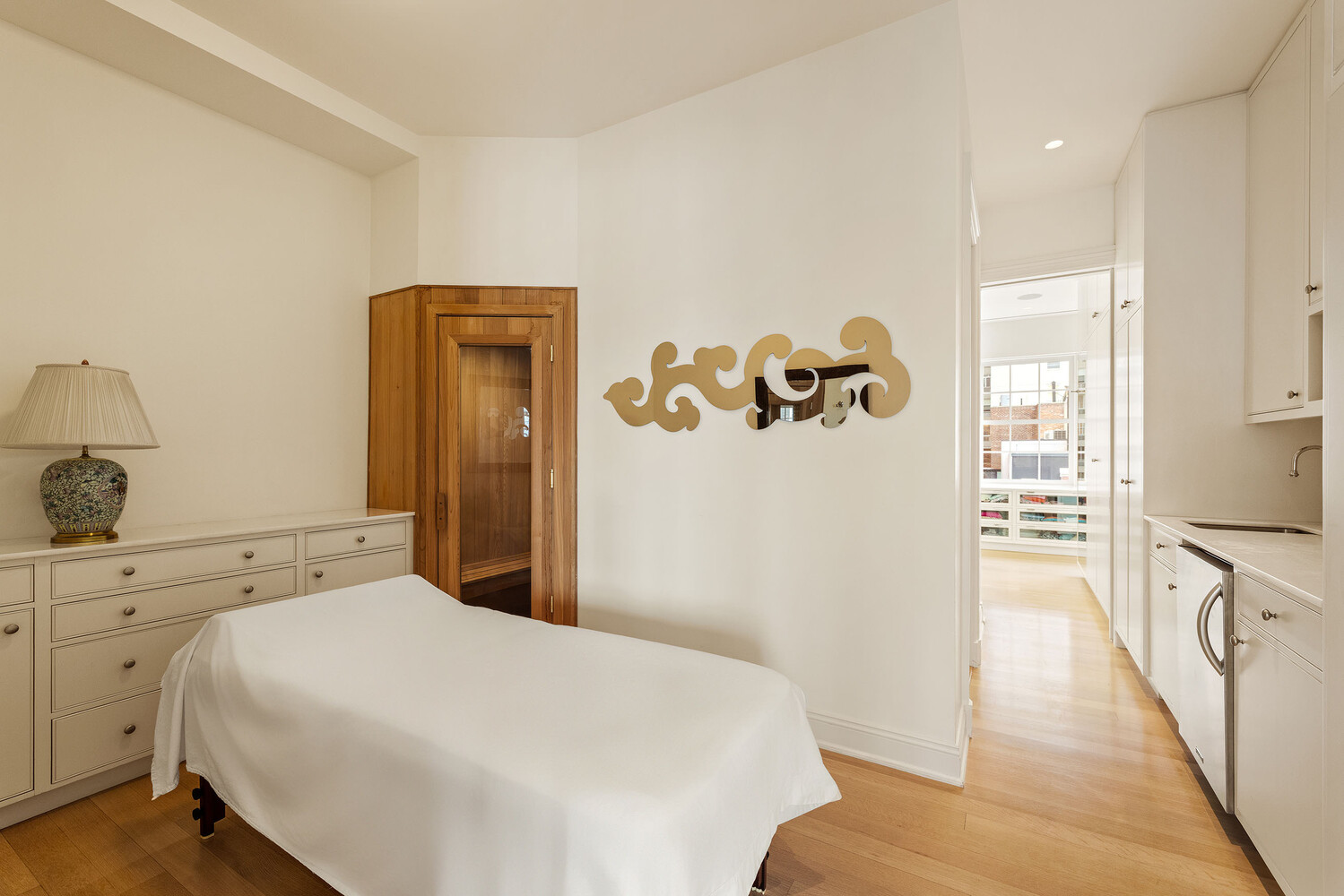 6 SUTTON Square