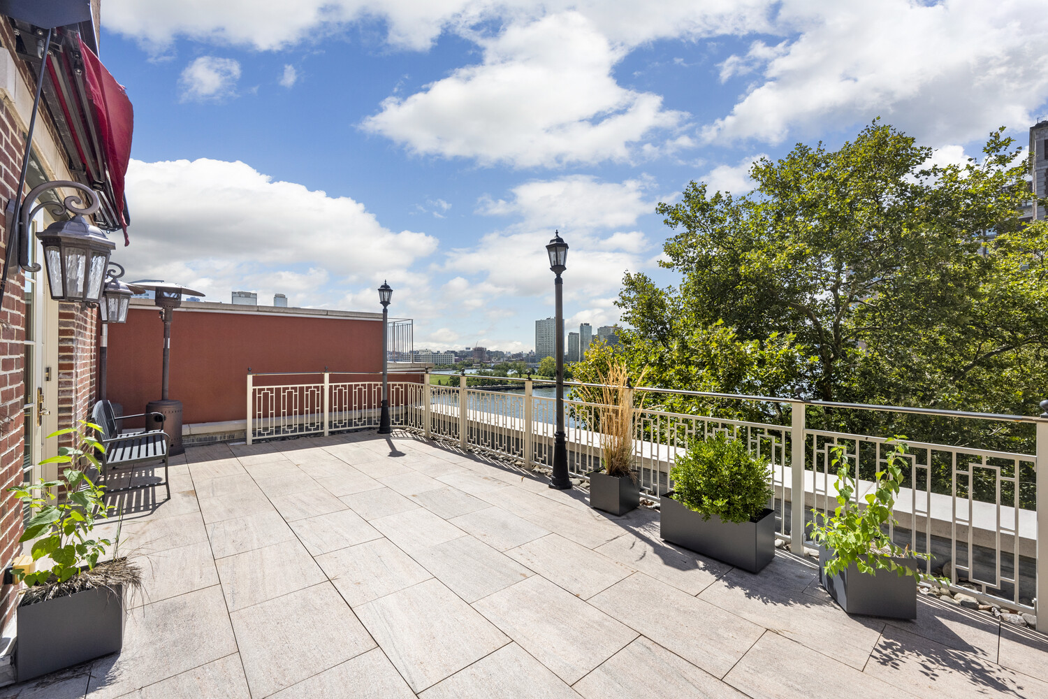 6 SUTTON Square
