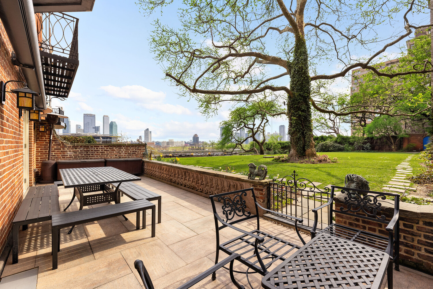 6 SUTTON Square