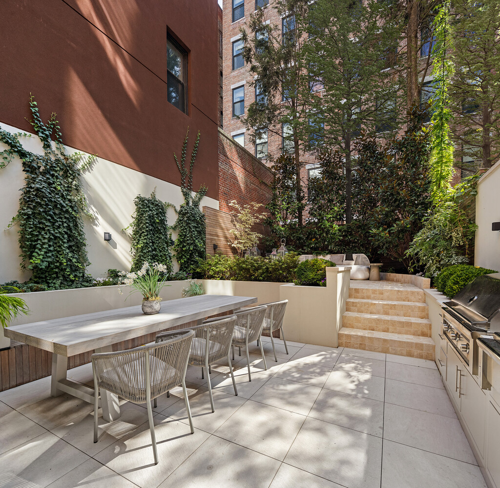 34 W 12TH Street