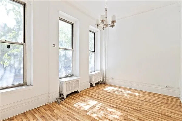 321 E 116TH Street TH