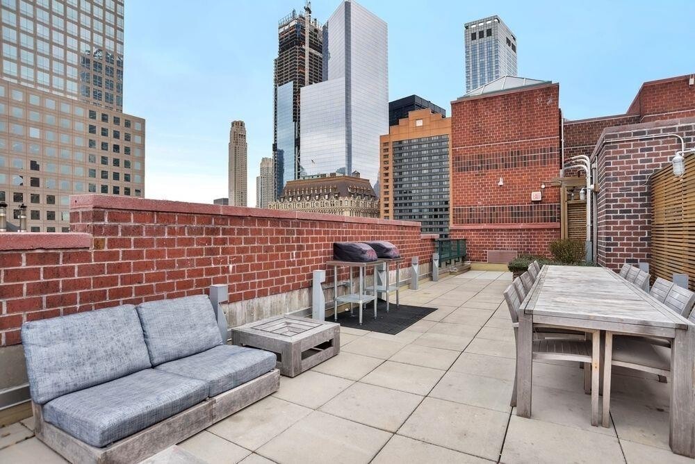 225 RECTOR Place 14H