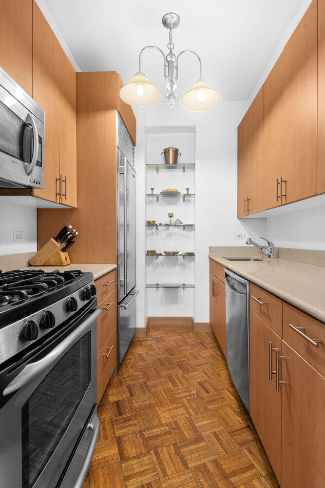 167 E 61ST Street 21B