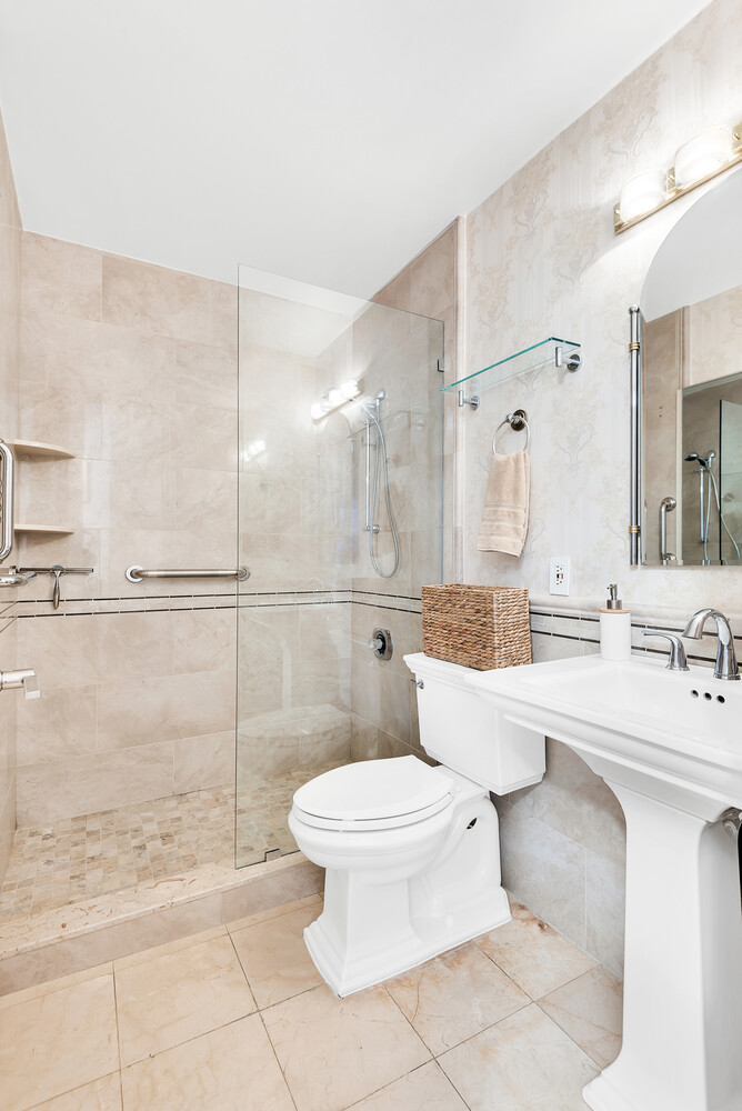 303 E 43RD Street 25B