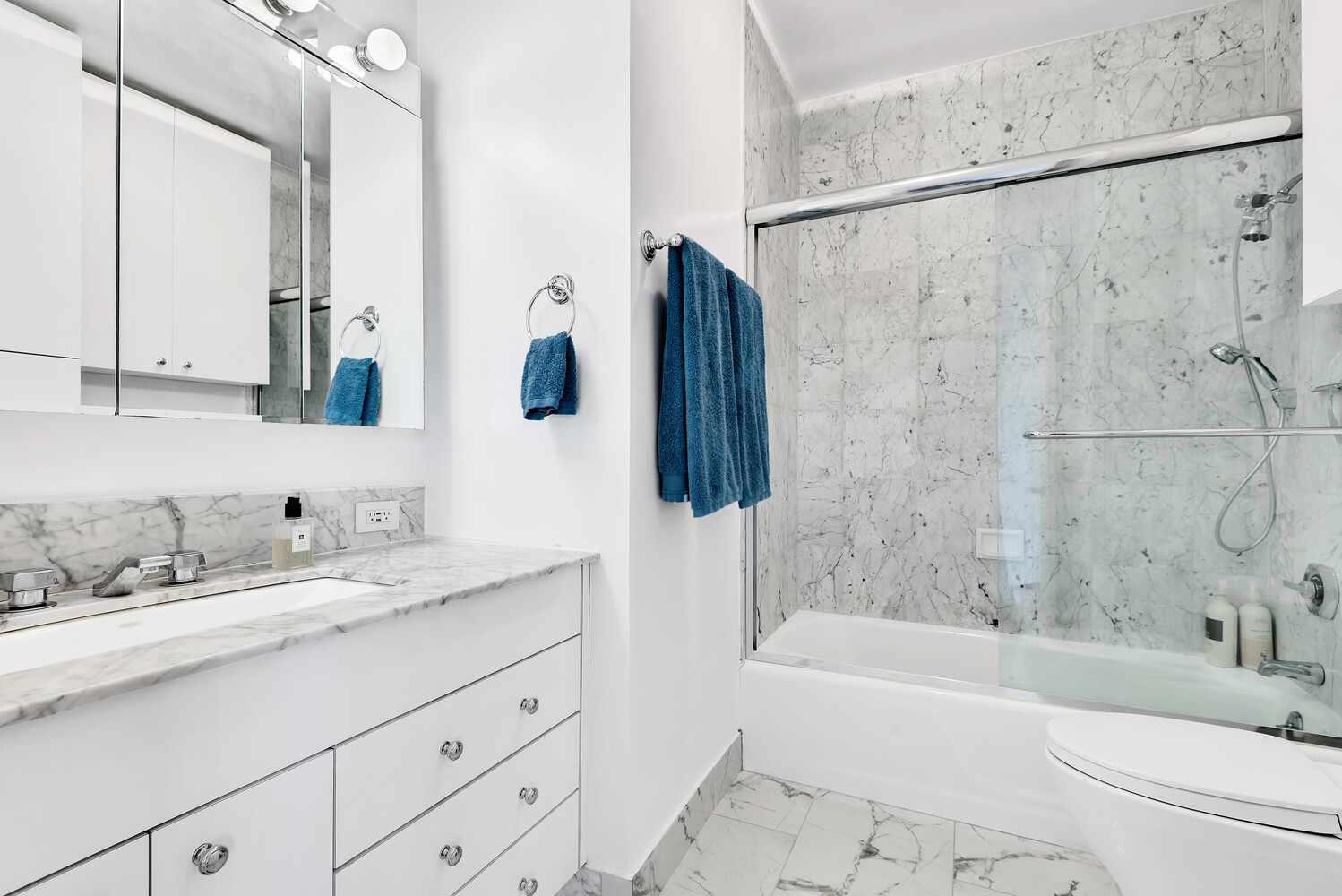 303 E 43RD Street 25B