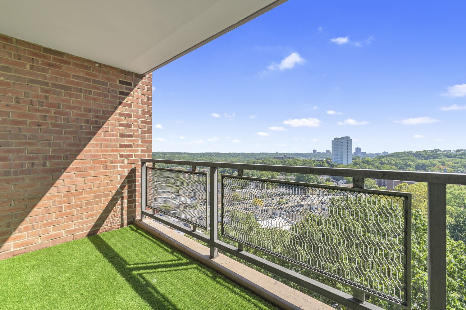 5700 ARLINGTON Avenue 10D