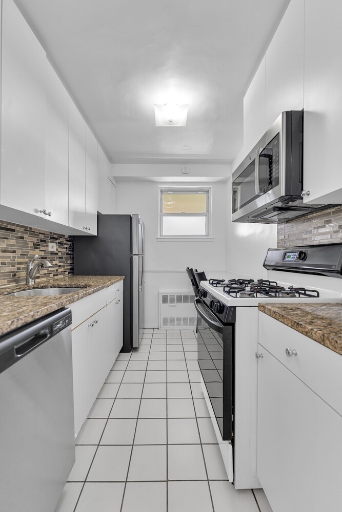 5700 ARLINGTON Avenue 10D