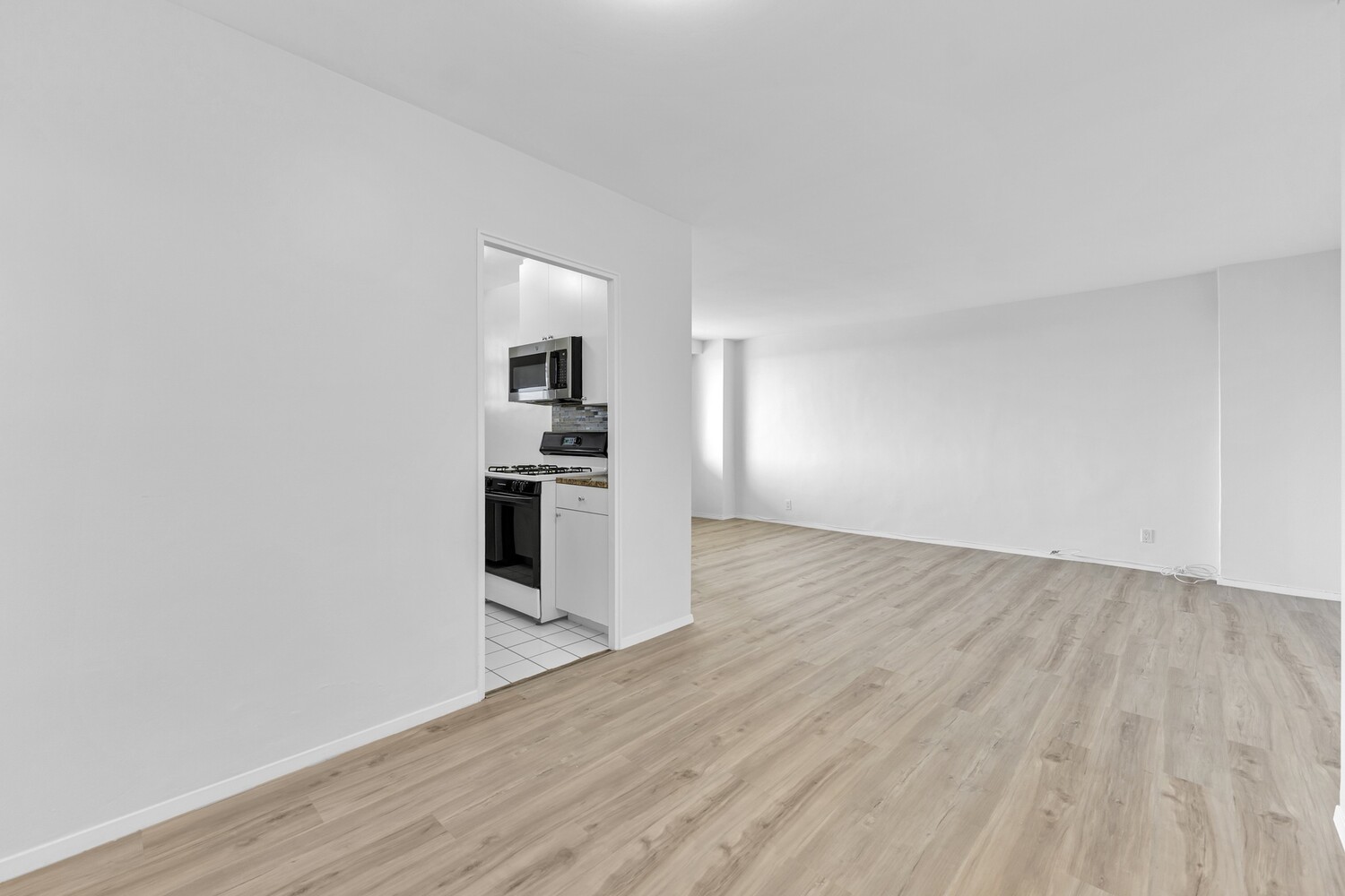 5700 ARLINGTON Avenue 10D