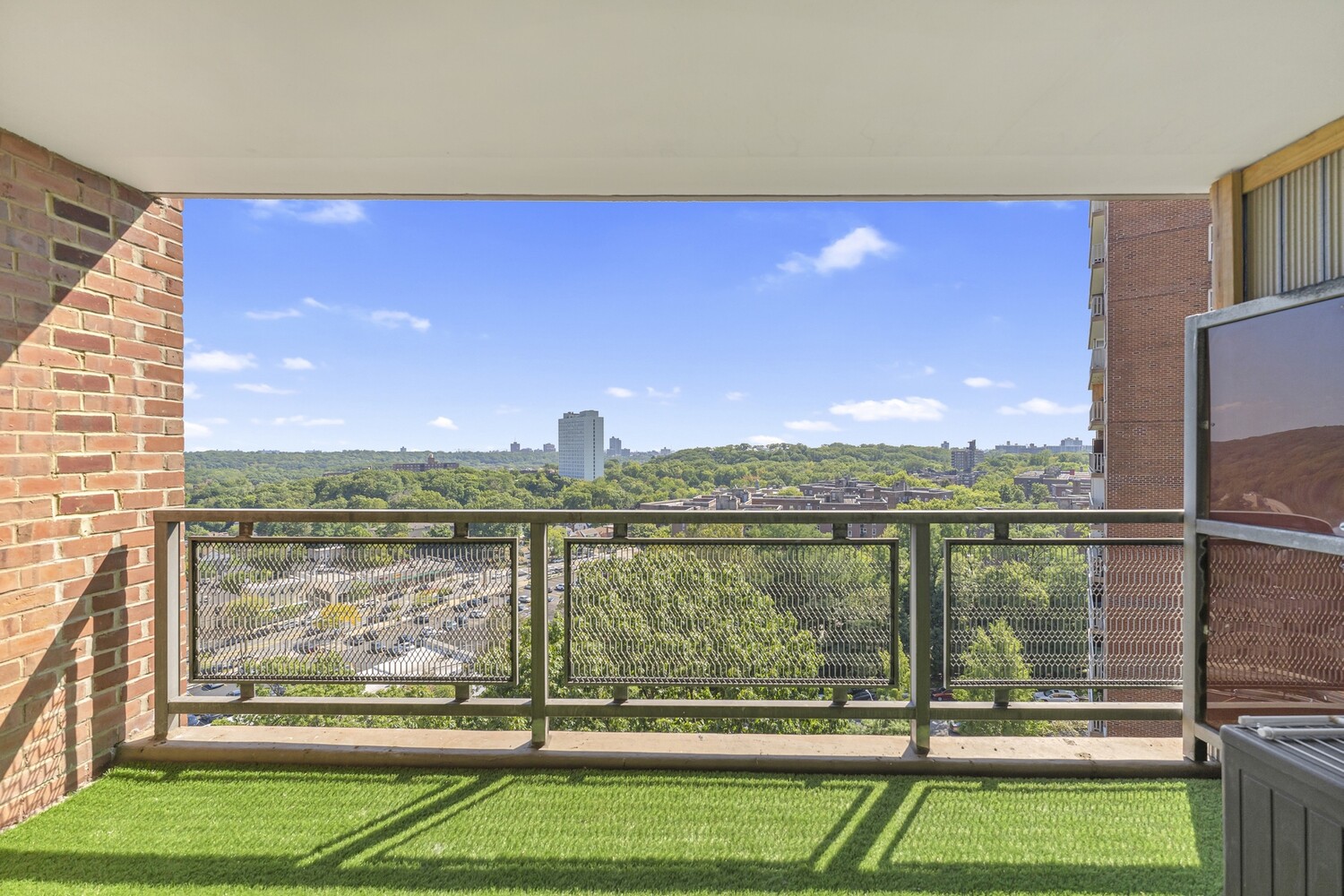 5700 ARLINGTON Avenue 10D