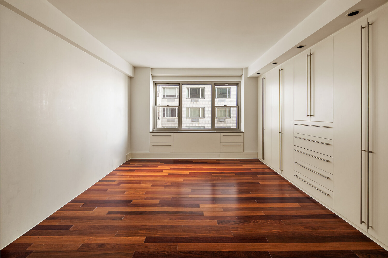 45 SUTTON Place S 11K