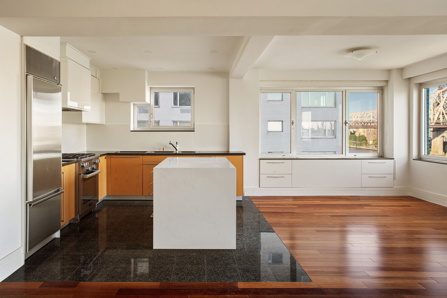 45 SUTTON Place S 11K