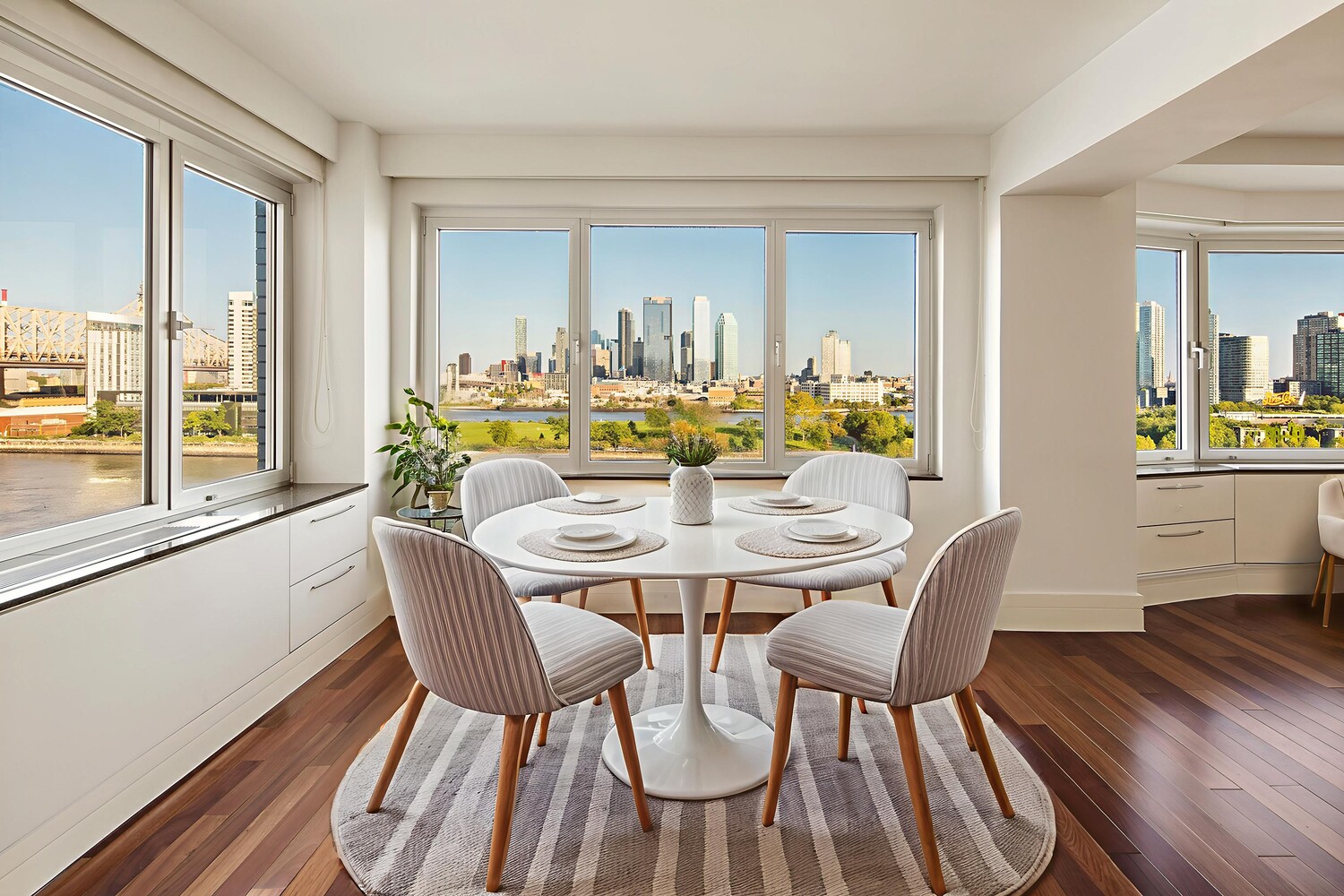 45 SUTTON Place S 11K