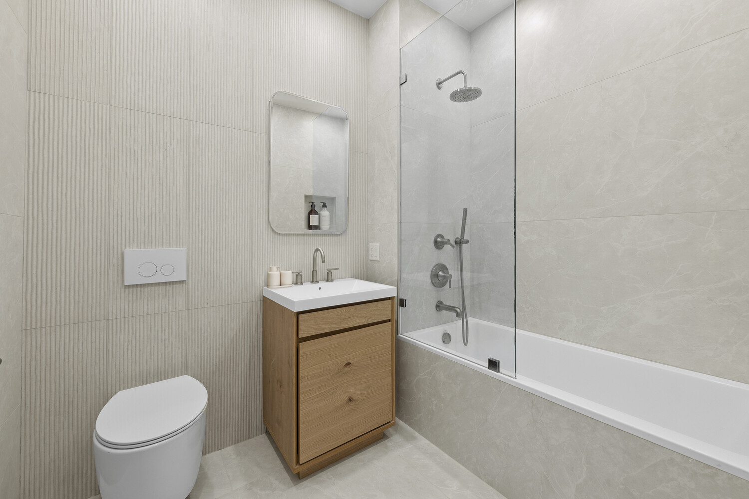184 HAWTHORNE Street 2A