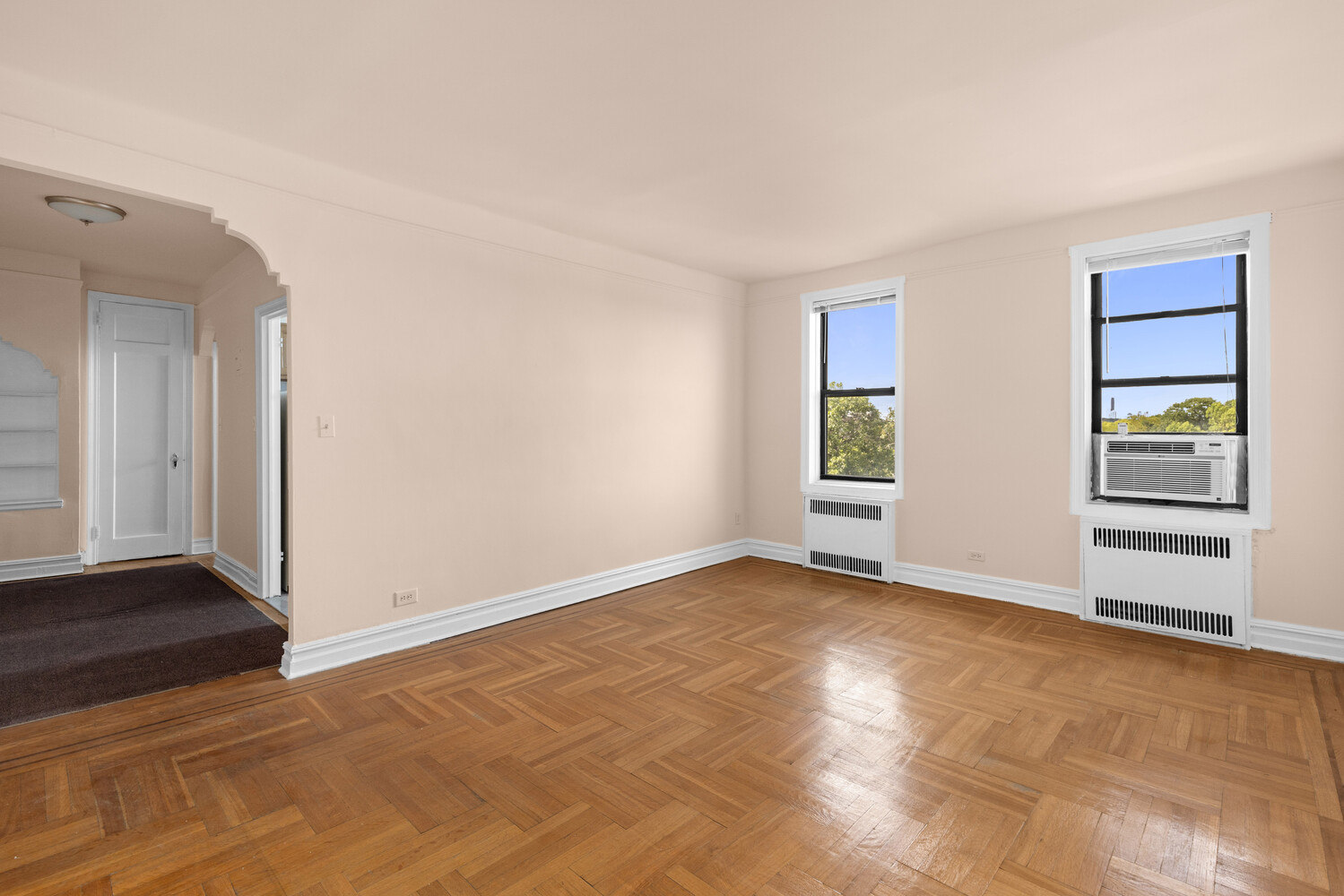1710 AVE H F6