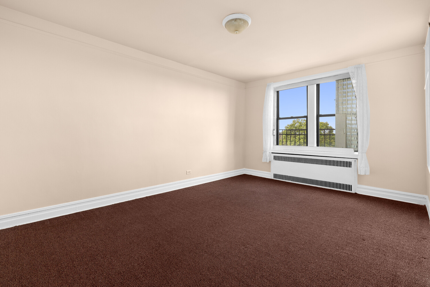 1710 AVE H F6