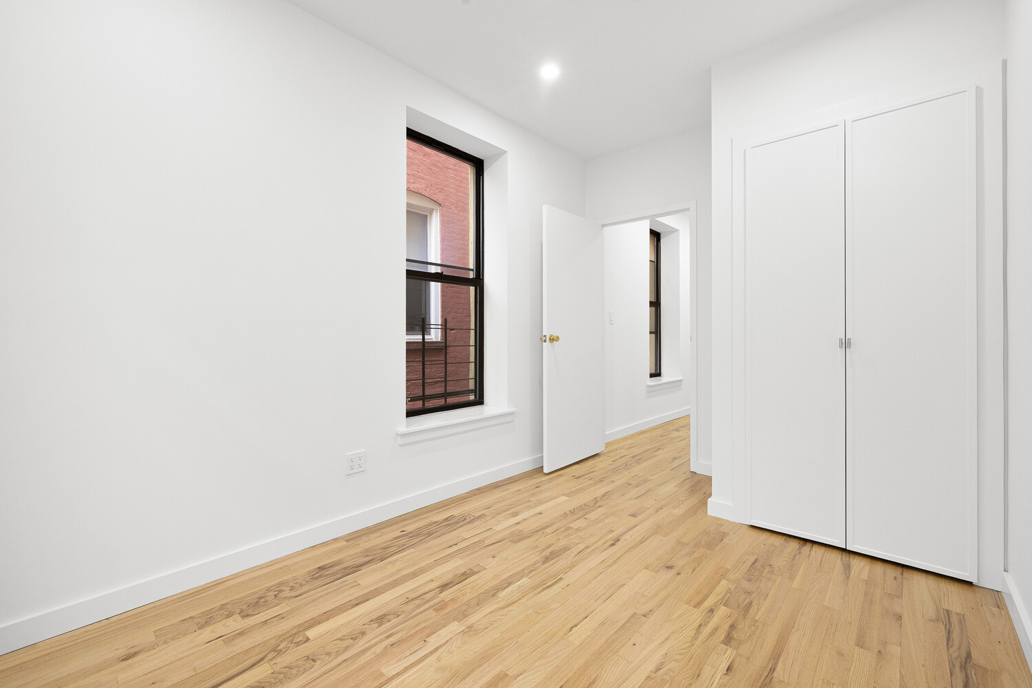 27 W 84TH Street 4RE