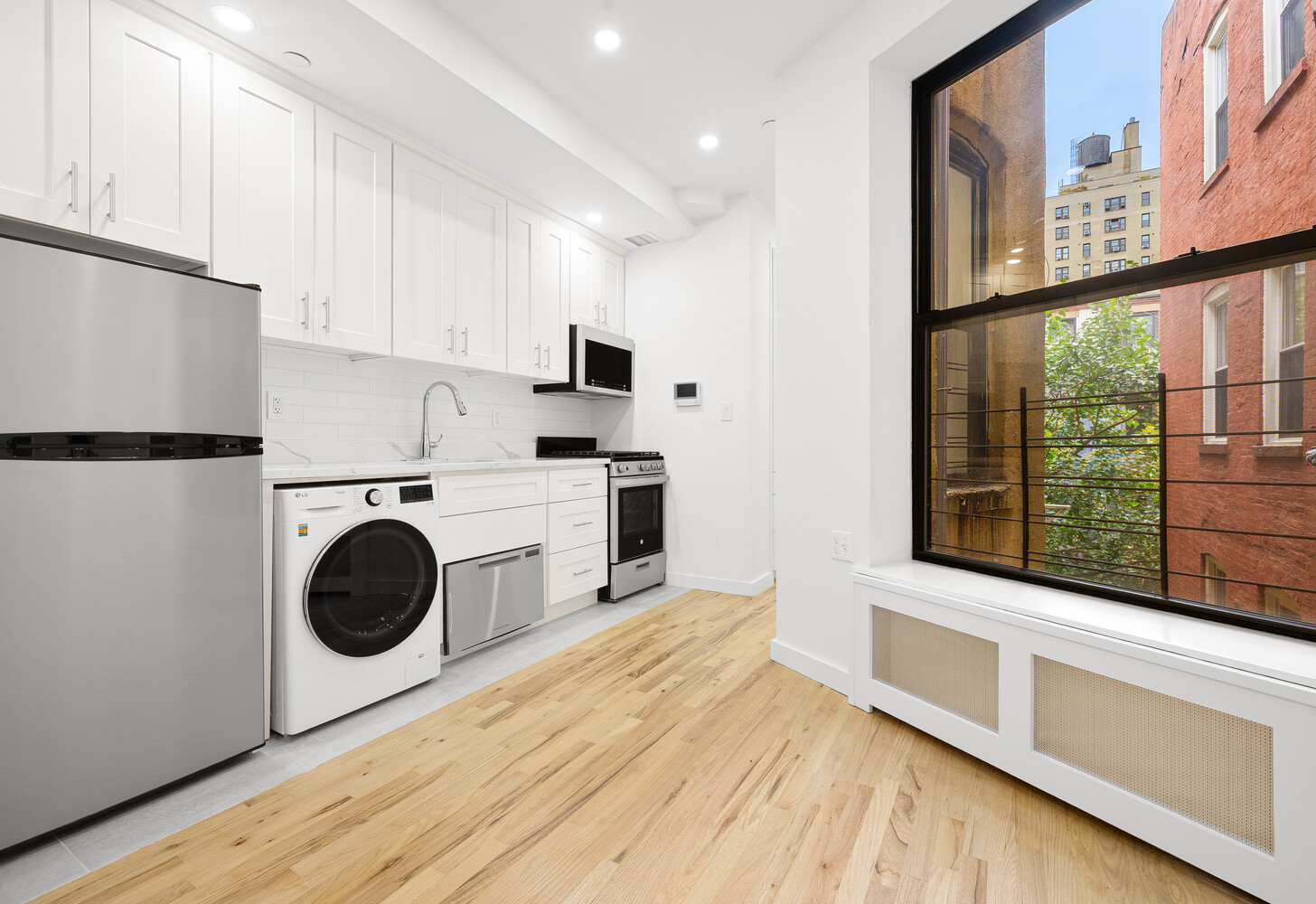 27 W 84TH Street 4RE