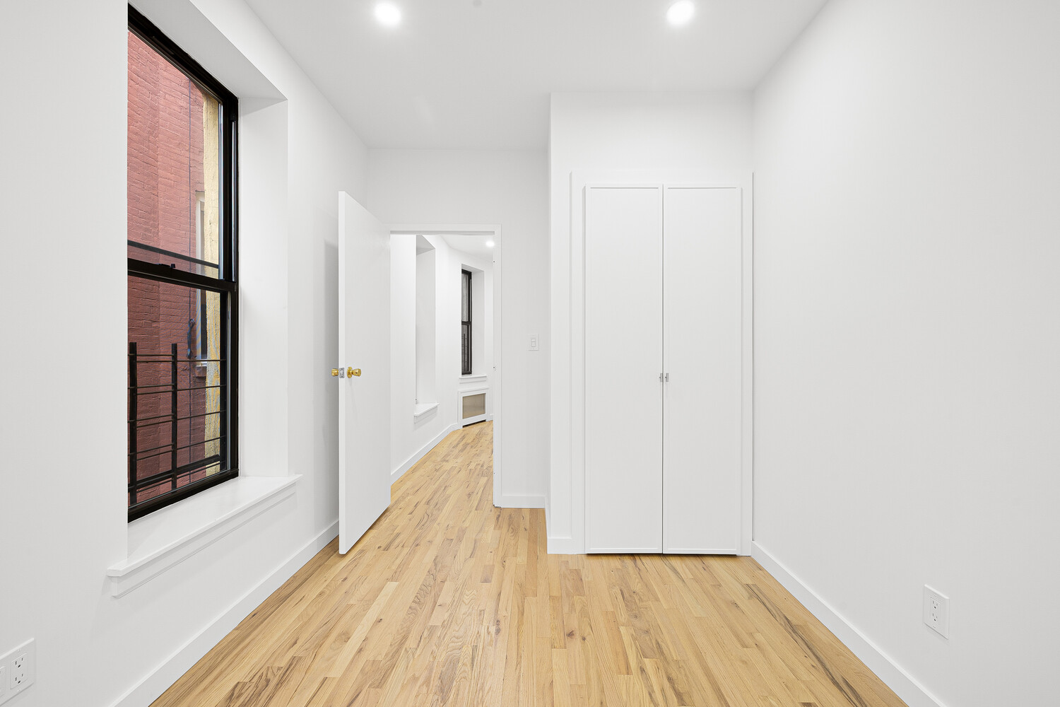 27 W 84TH Street 4RE