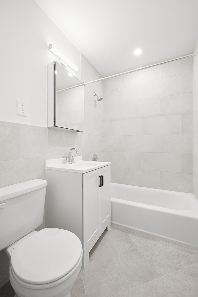 27 W 84TH Street 4RE