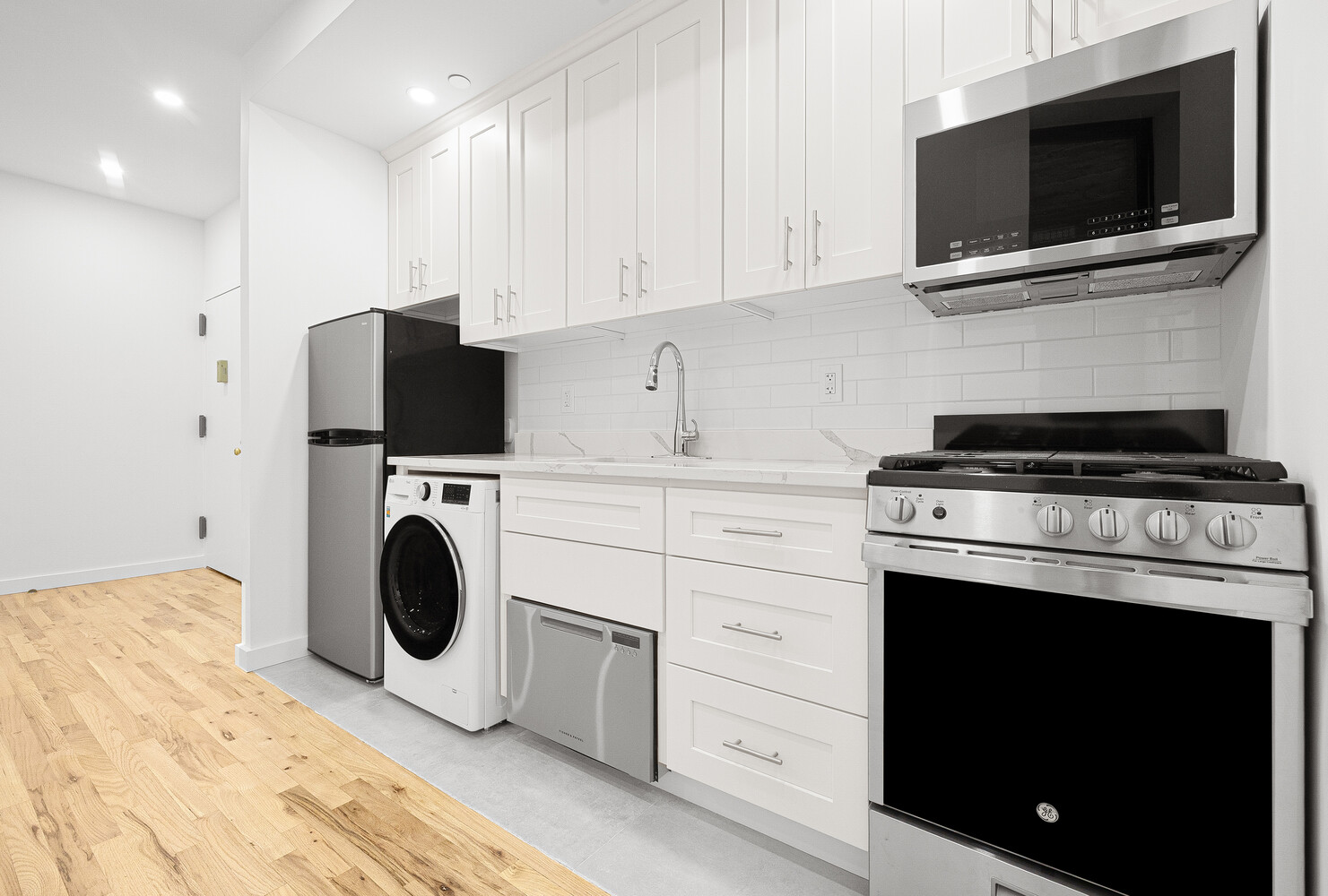 27 W 84TH Street 4RE