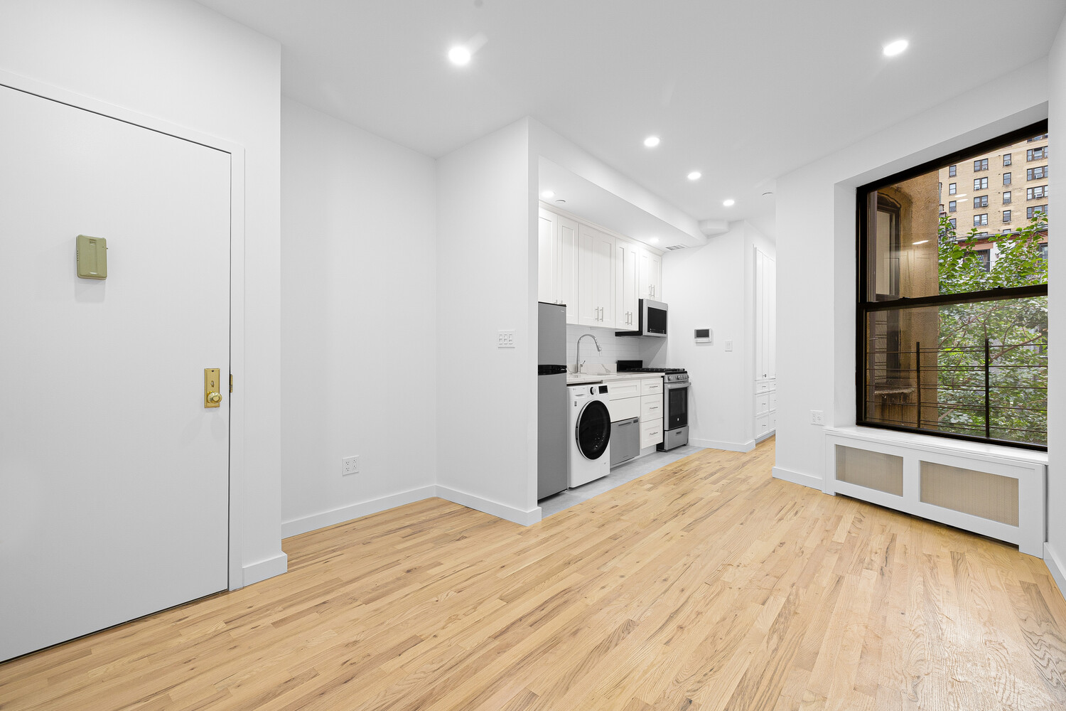 27 W 84TH Street 4RE