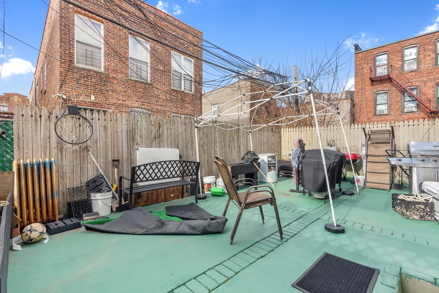 2148 STRAUSS Street 1