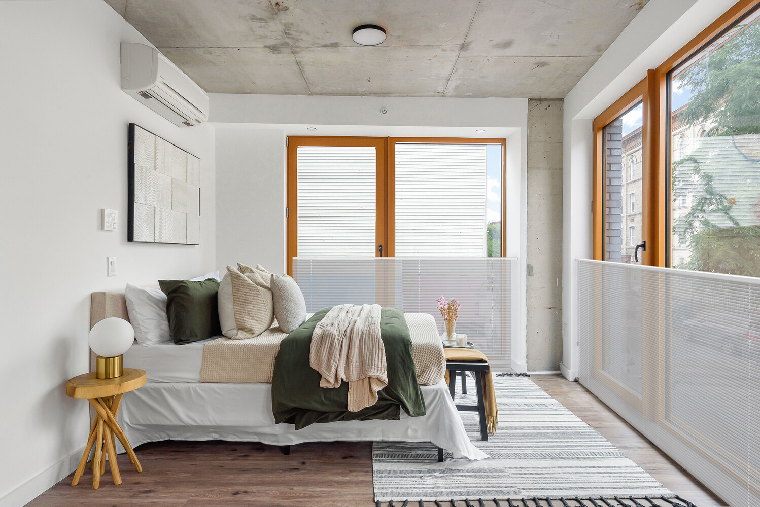 540 GRAHAM Avenue 202