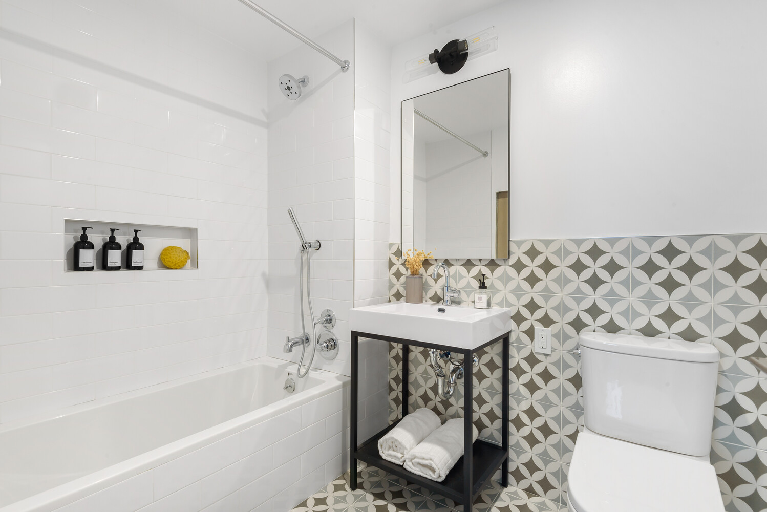 540 GRAHAM Avenue 202