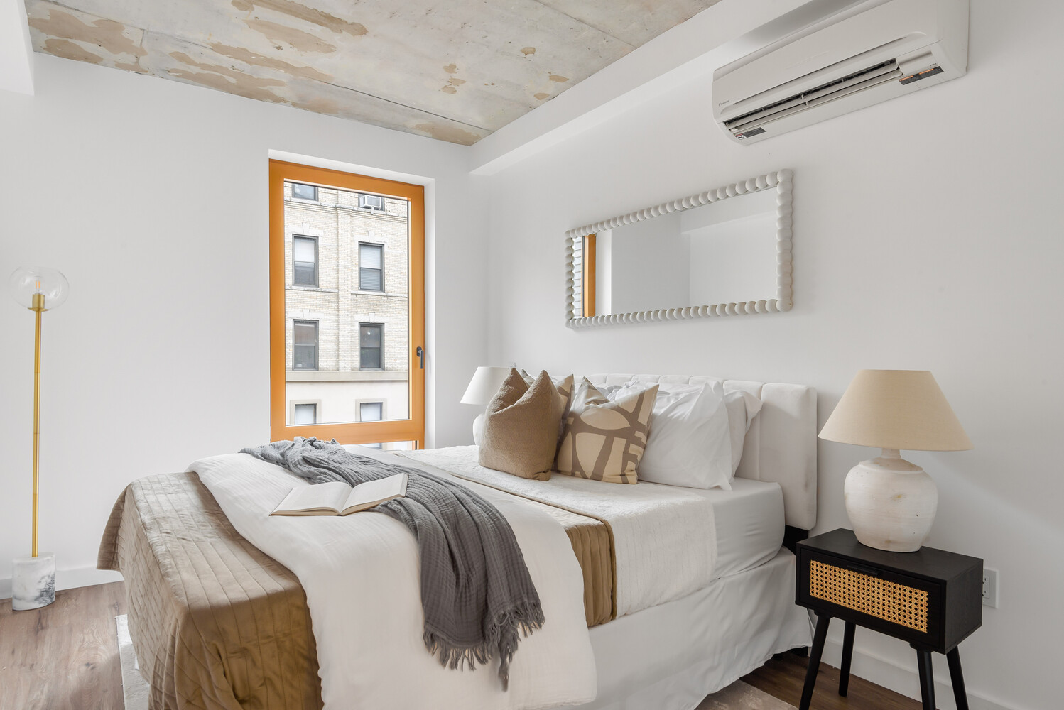 540 GRAHAM Avenue 202