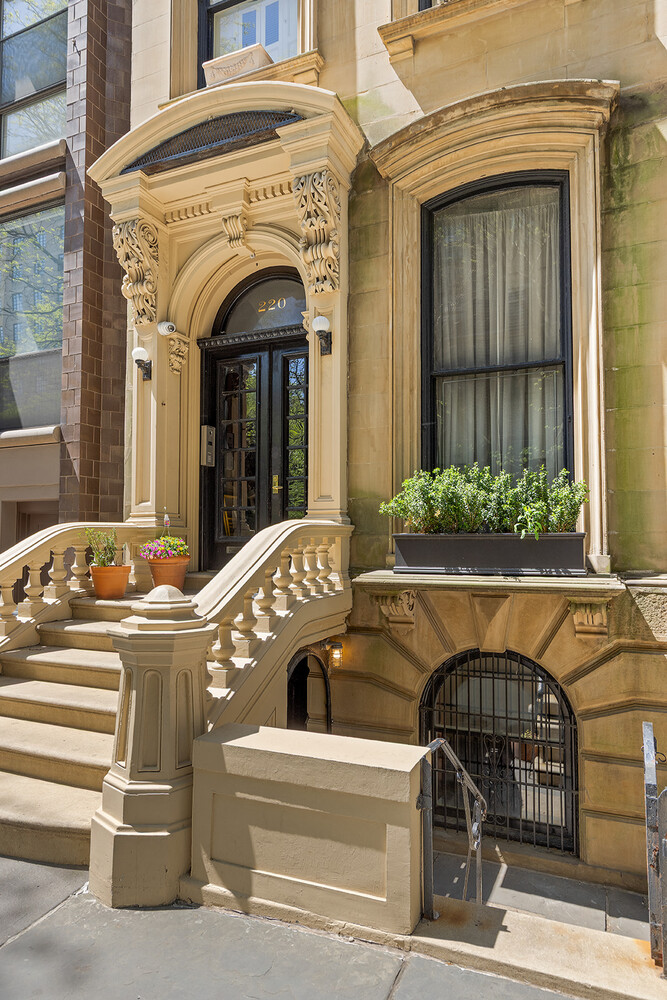 220 COLUMBIA Heights 1