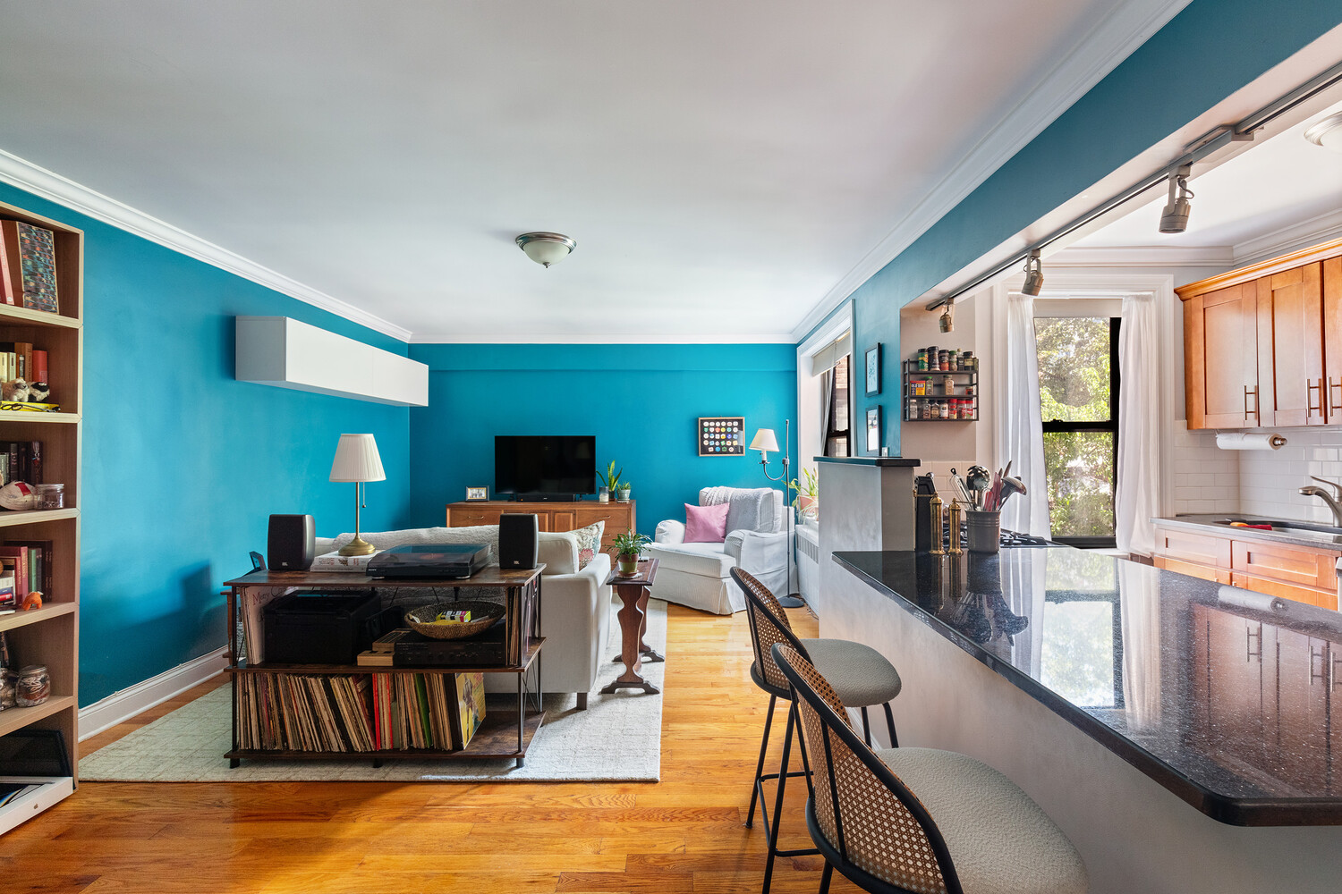 245 BENNETT Avenue 3B