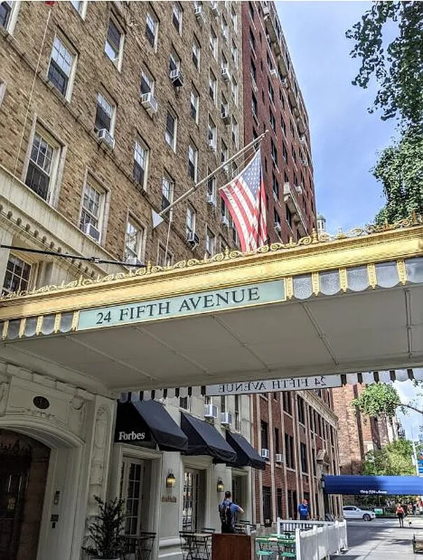 24 5TH Avenue 331