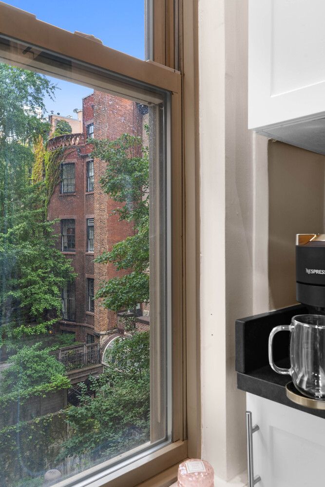 24 5TH Avenue 331
