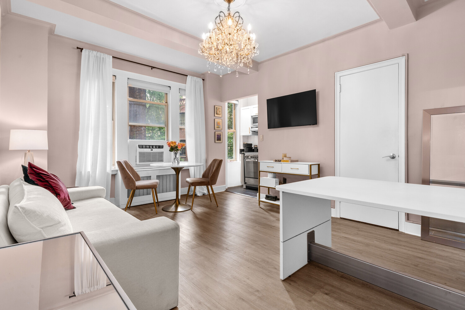 24 5TH Avenue 331