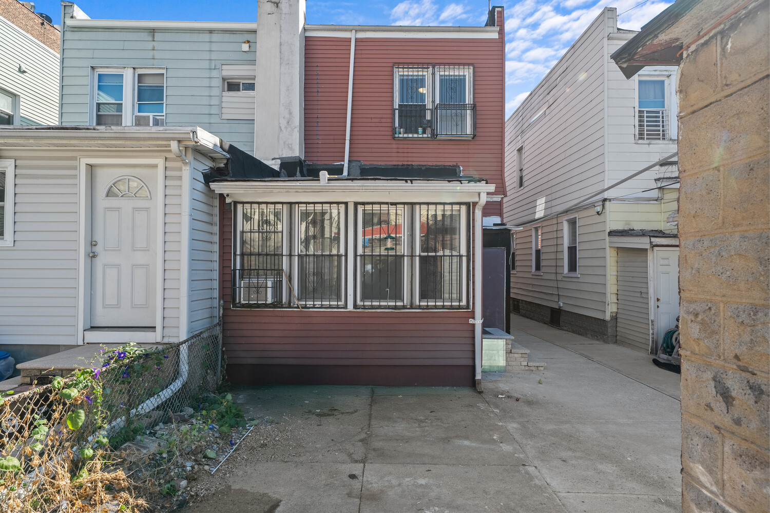 266 E 37TH Street
