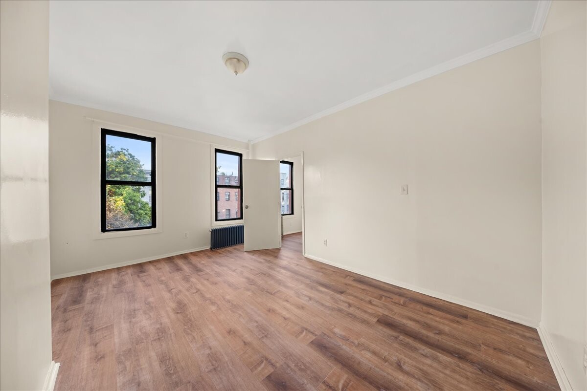 48 PULASKI Street 2