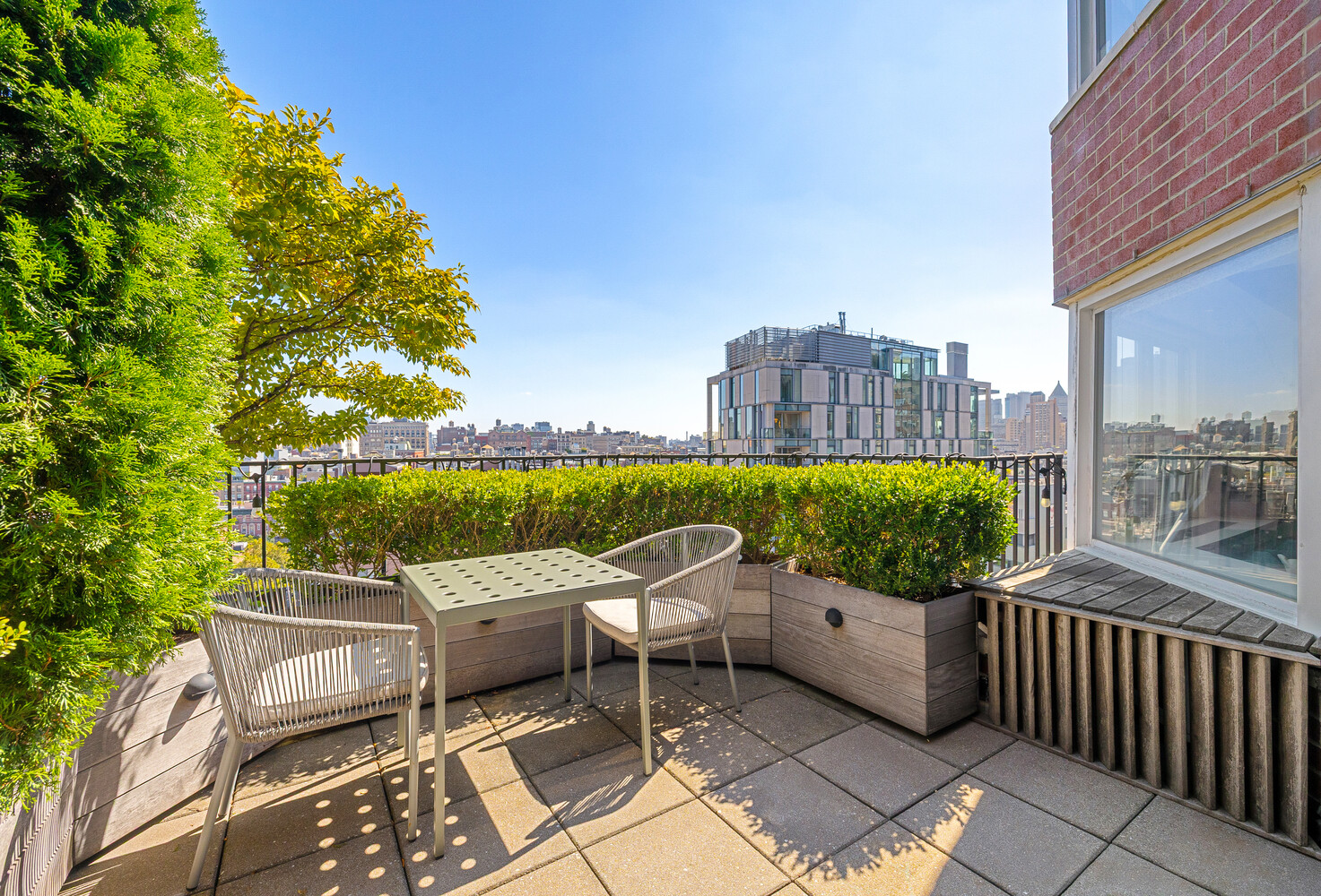 2 CHARLTON Street PH16F