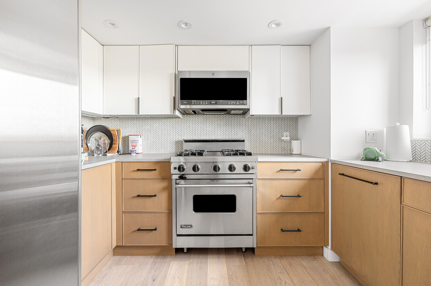 2 CHARLTON Street PH16F