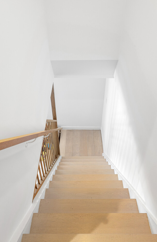 2 CHARLTON Street PH16F