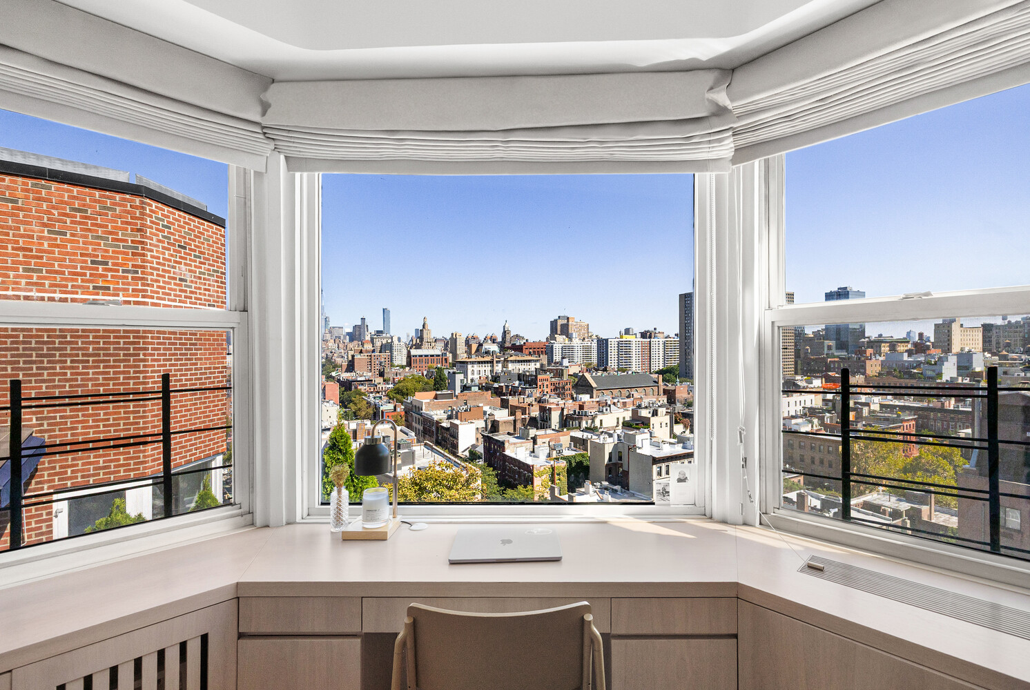 2 CHARLTON Street PH16F