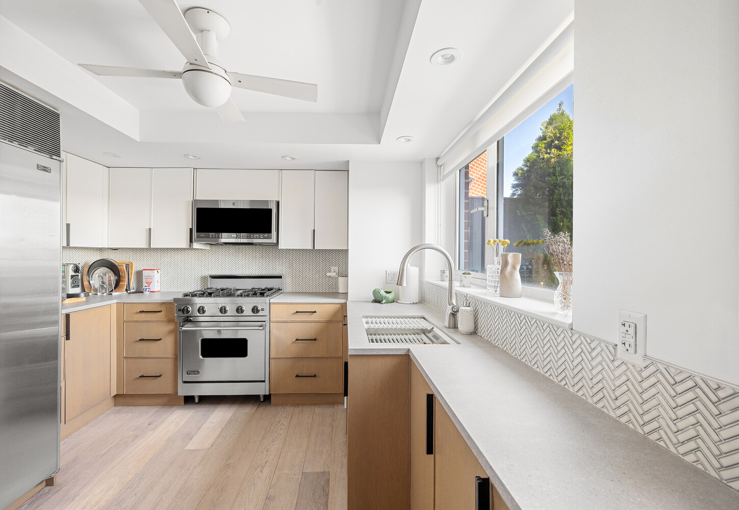 2 CHARLTON Street PH16F